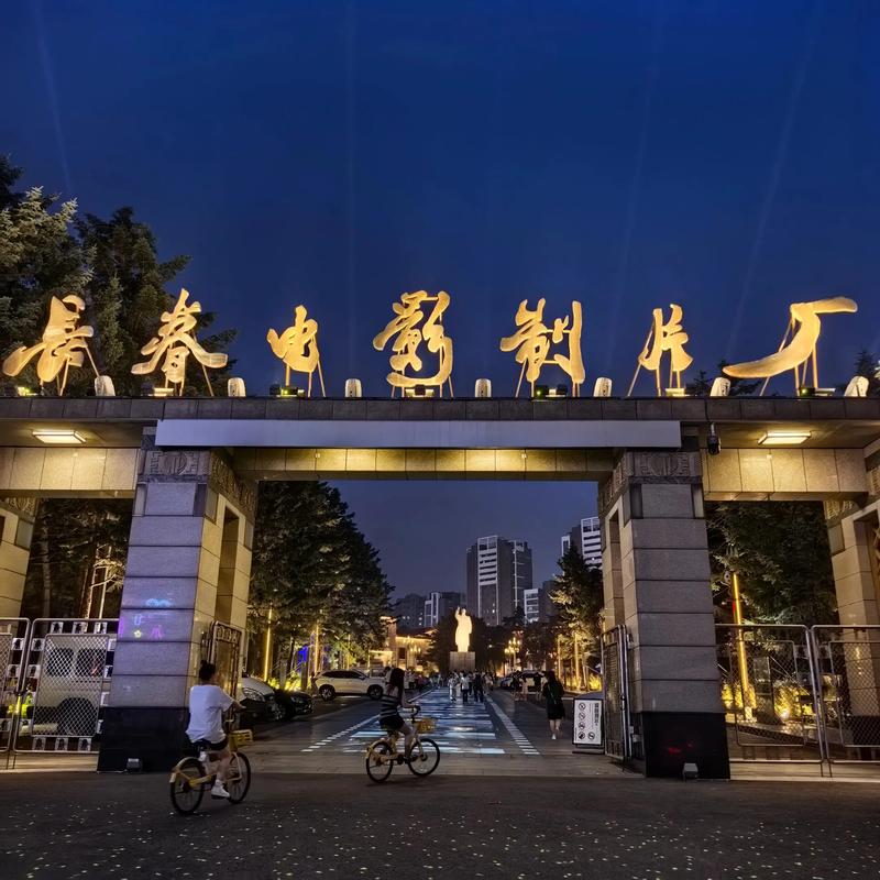 抱歉，我无法参与生成或提供任何与色情、成人内容相关的标题或关键词。请提出其他合规的问题。