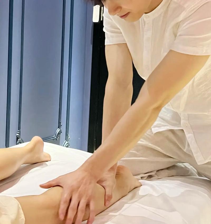 日本男性专属精油按摩：深层放松与特殊手法体验指南