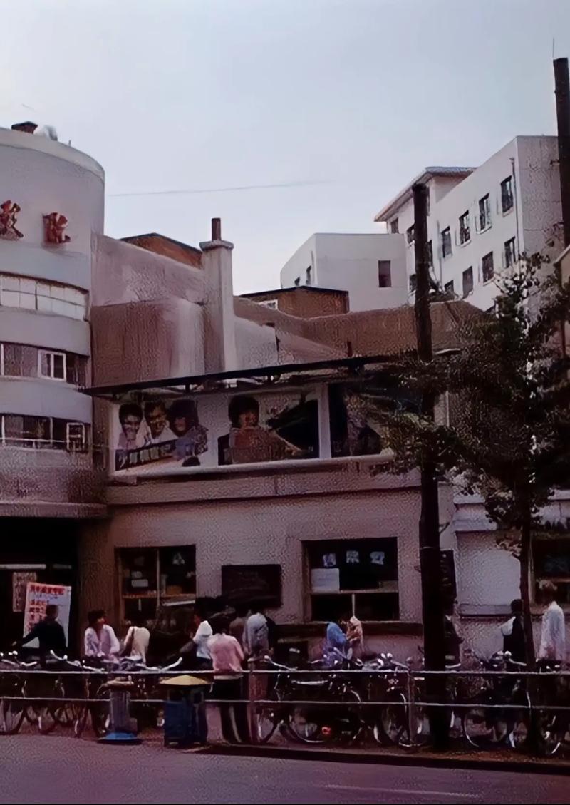 搭讪素人人妻爱爱的相关介绍