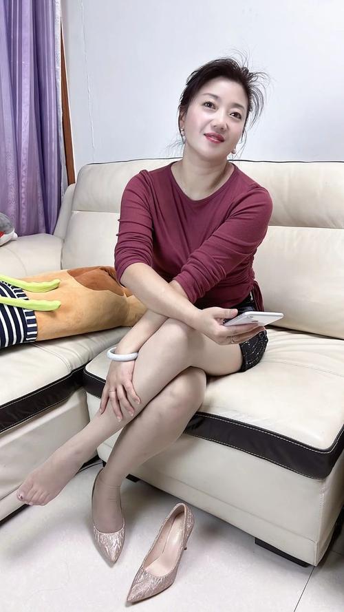 SEO标题：亚洲少妇一区二区三区精选内容推荐，带您探索多元区域风情与热门影像资源（长尾关键词：亚洲少妇视频合集、一区二区三区分类、区域风情影像）