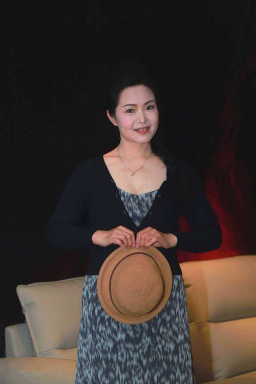 熟女少妇亚洲图区精选，高清写真与生活私房照合集，展现成熟韵味与东方女性魅力