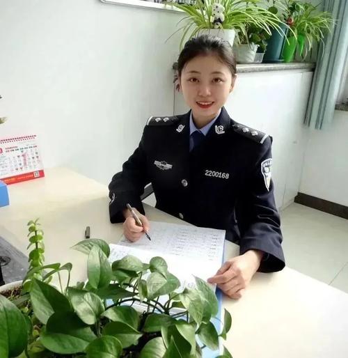 18摸成人app的相关介绍