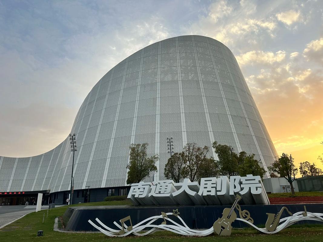 【2025家庭影院价格指南】入门级到高端家用影音系统预算方案 | 沉浸式观影体验 | 4K投影音响配置推荐
