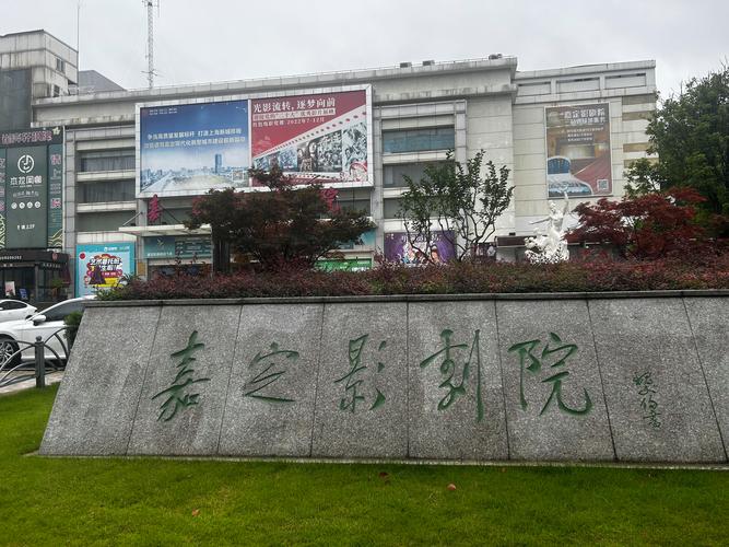 基于“欧美老熟妇”这一核心关键词，为您生成一个符合SEO优化要求的标题（包含3个长尾关键词）：

**标题：**  
**欧美老熟妇.com | 熟女魅力与成熟风韵：欧美老熟妇的时尚穿搭与生活态度**

**内含的长尾关键词：**  
1. 欧美老熟妇的时尚穿搭  
2. 熟女魅力与成熟风韵  
3. 欧美老熟妇的生活态度  

该标题既突出了核心词“欧美老熟妇”，又通过“时尚穿搭”、“生活态度”等具体场景延伸了长尾流量，同时保持自然可读性。