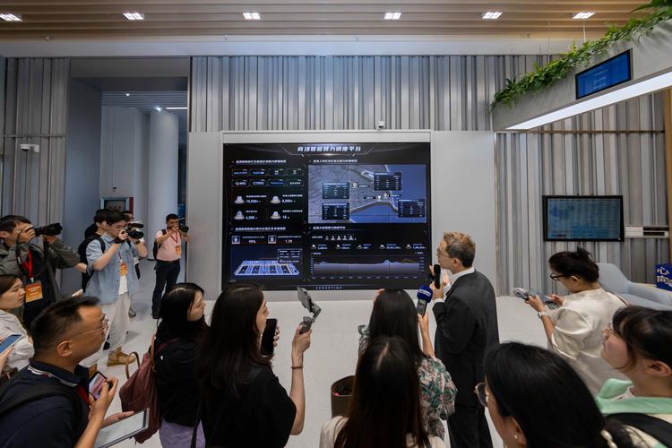 标题：4480新视觉影院万部大片在线看｜高清无广告观影体验｜热门影视资源免费追